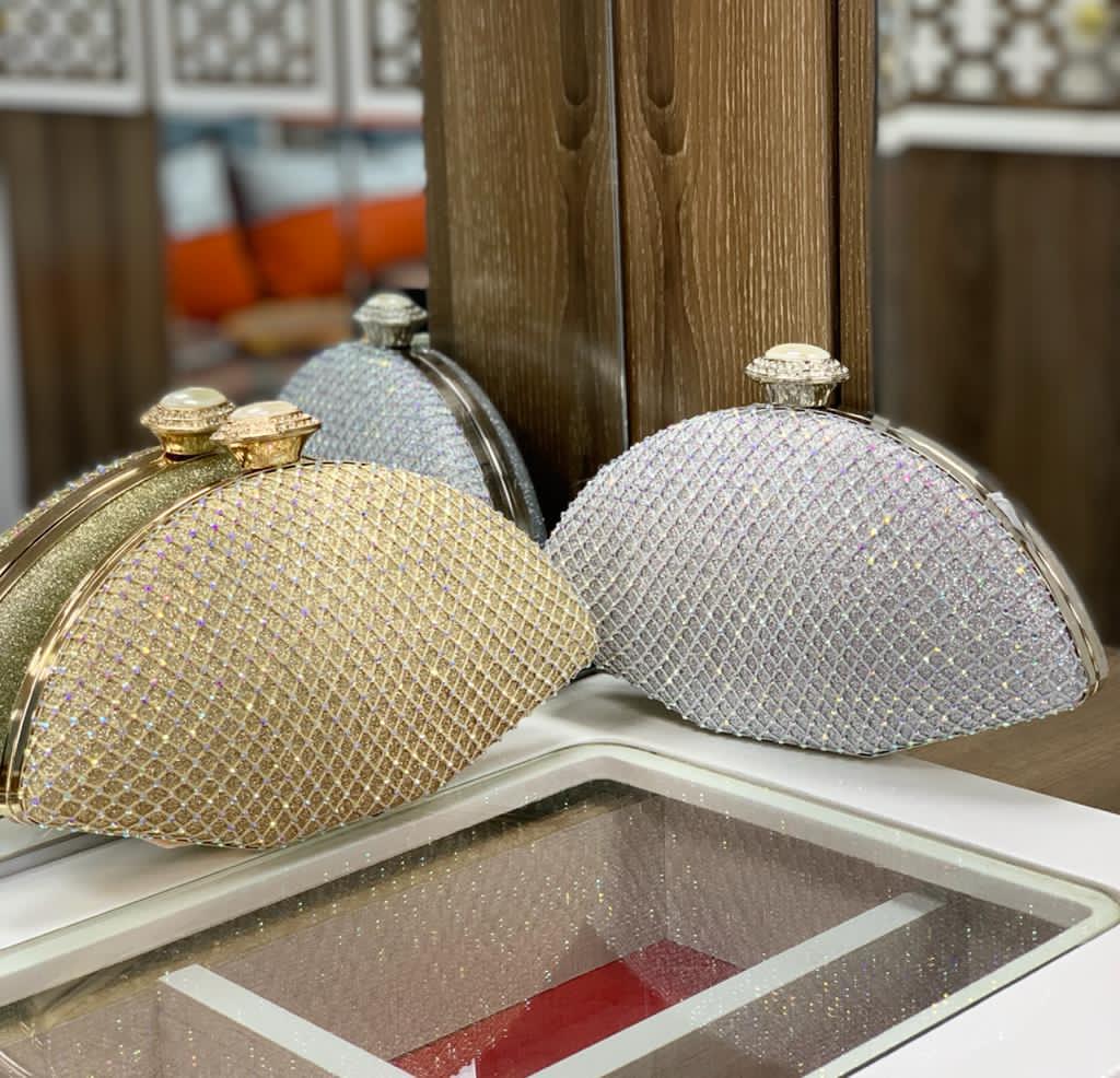 Suitable and Manageable Hand Purse