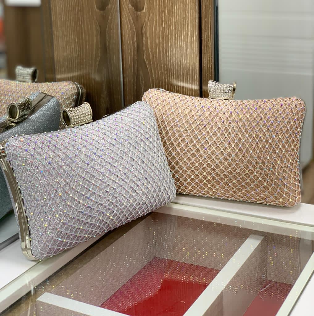 Suitable and Manageable Hand Purse