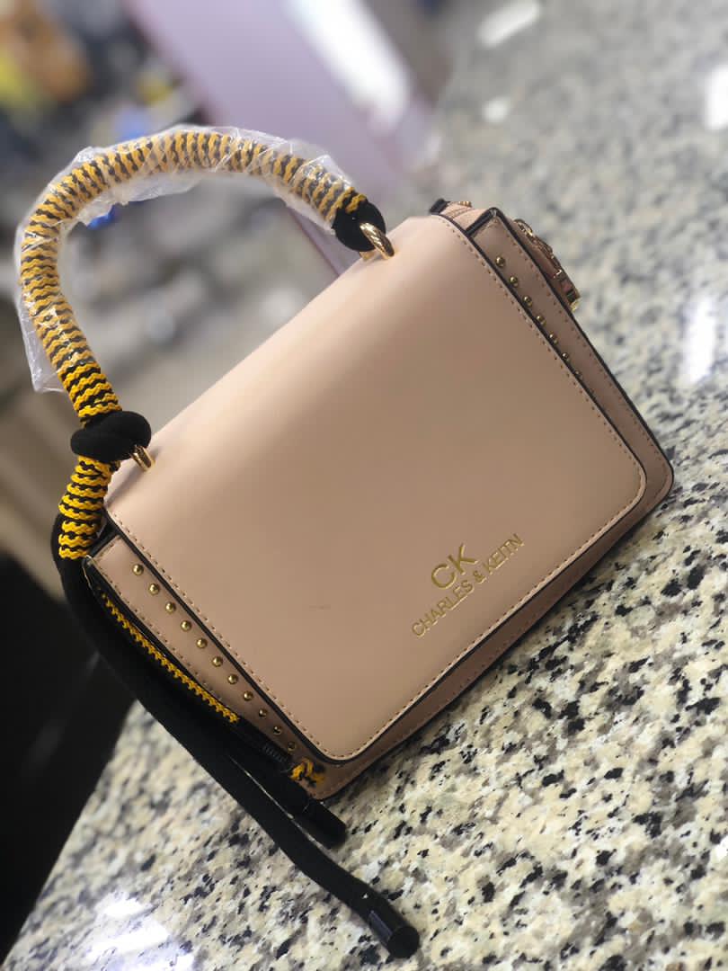 Classic portable bags belt