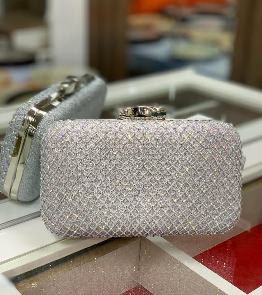 Suitable and Manageable Hand Purse